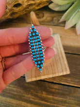Load image into Gallery viewer, Beautiful Turquoise & Sterling Silver Petit Point Ring