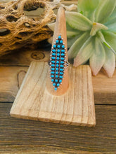 Load image into Gallery viewer, Beautiful Turquoise & Sterling Silver Petit Point Ring