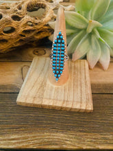 Load image into Gallery viewer, Beautiful Turquoise & Sterling Silver Petit Point Ring